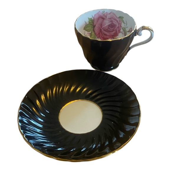 Vintage Aynsley Swirl style Rose Pattern teacup & saucer set - Picture 6 of 16